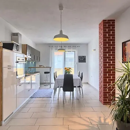 Apartman Tijara *